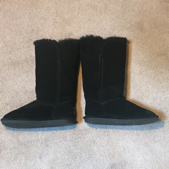 Bear Paw Black Outer Suede Boot with Sheepskin Inner. 9 - Picture 5 of 5